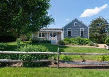 22 Kitts Field Cir, Edgartown, Massachusetts 02539, 3 Bedrooms Bedrooms, 7 Rooms Rooms,2 BathroomsBathrooms,Residential,For Sale,Kitts Field Cir,73142056