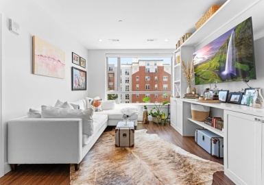 99 Sumner St, Boston, Massachusetts 02128, 1 Bedroom Bedrooms, 4 Rooms Rooms,1 BathroomBathrooms,Residential,For Sale,Sumner St,73152281