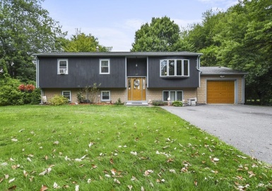 330 Palmer St, Somerset, Massachusetts 02726, 3 Bedrooms Bedrooms, 8 Rooms Rooms,2.5 BathroomsBathrooms,Residential,For Sale,Palmer St,73148313