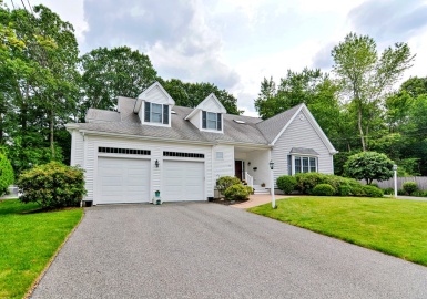 112 Jarvis Circle, Needham, Massachusetts 02492, 4 Bedrooms Bedrooms, 8 Rooms Rooms,2.5 BathroomsBathrooms,Residential,For Sale,Jarvis Circle,73129637