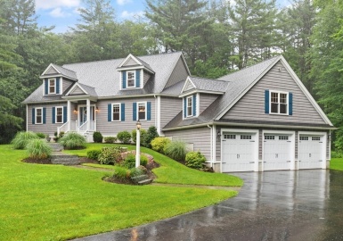 21 Elm St, Canton, Massachusetts 02021, 4 Bedrooms Bedrooms, 10 Rooms Rooms,4.5 BathroomsBathrooms,Residential,For Sale,Elm St,73135010