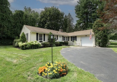 4 Fort Sumter Dr, Holden, Massachusetts 01520, 3 Bedrooms Bedrooms, 7 Rooms Rooms,1 BathroomBathrooms,Residential,For Sale,Fort Sumter Dr,73149765