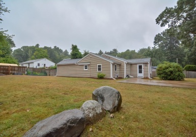 14 Laurel Rd, Norton, Massachusetts 02766, 4 Bedrooms Bedrooms, 5 Rooms Rooms,2 BathroomsBathrooms,Residential,For Sale,Laurel Rd,73137455