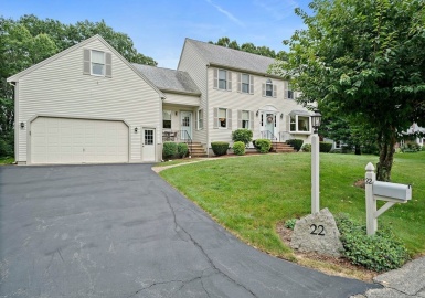 22 Weyfair Path, Weymouth, Massachusetts 02190, 4 Bedrooms Bedrooms, 8 Rooms Rooms,2.5 BathroomsBathrooms,Residential,For Sale,Weyfair Path,73152362