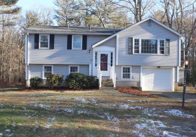 14 Seabrook Rd, Salisbury, Massachusetts 01952, 4 Bedrooms Bedrooms, 9 Rooms Rooms,2 BathroomsBathrooms,Residential,For Sale,Seabrook Rd,73065192