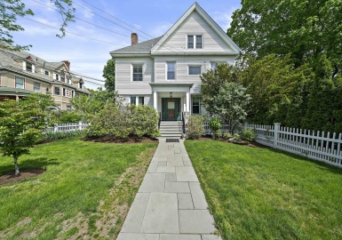 1046 Centre Street, Newton, Massachusetts 02459, 5 Bedrooms Bedrooms, 11 Rooms Rooms,3.5 BathroomsBathrooms,Residential,For Sale,629 Comm Ave/ 1046 Centre St Condominium,Centre Street,73112770