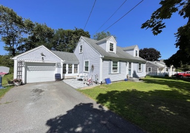 4 Riverside Dr, Kingston, Massachusetts 02364, 3 Bedrooms Bedrooms, 6 Rooms Rooms,1 BathroomBathrooms,Residential,For Sale,Riverside Dr,73151118