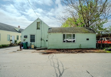 2 Wamesit Ct, Lowell, Massachusetts 01854, 3 Bedrooms Bedrooms, 6 Rooms Rooms,1.5 BathroomsBathrooms,Residential,For Sale,Wamesit Ct,73237271