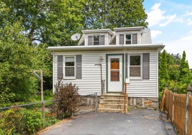 16 Tremont, Salem, Massachusetts 01970, 3 Bedrooms Bedrooms, 5 Rooms Rooms,2 BathroomsBathrooms,Residential,For Sale,Tremont,73151361