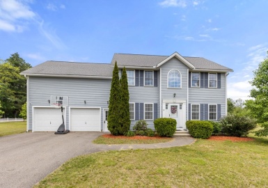 10 Mohawk Dr, Gardner, Massachusetts 01440, 3 Bedrooms Bedrooms, 9 Rooms Rooms,2.5 BathroomsBathrooms,Residential,For Sale,Mohawk Dr,73126825