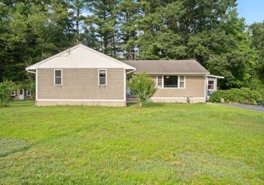 8 Cushman, Freetown, Massachusetts 02717, 4 Bedrooms Bedrooms, 8 Rooms Rooms,1.5 BathroomsBathrooms,Residential,For Sale,Cushman,73139055