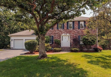 25 Melba Ln, Stoneham, Massachusetts 02180, 5 Bedrooms Bedrooms, 10 Rooms Rooms,3.5 BathroomsBathrooms,Residential,For Sale,Melba Ln,73148586