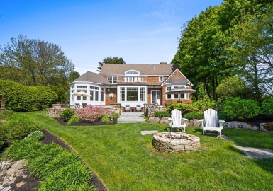 208 Hart St, Beverly, Massachusetts 01915, 5 Bedrooms Bedrooms, 12 Rooms Rooms,3.5 BathroomsBathrooms,Residential,For Sale,Hart St,73237207