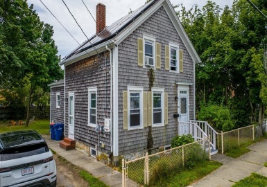 74 Grape St, New Bedford, Massachusetts 02740, 2 Bedrooms Bedrooms, 5 Rooms Rooms,1 BathroomBathrooms,Residential,For Sale,Grape St,73146732