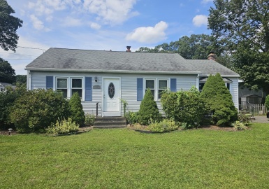 24 Herbert St, Longmeadow, Massachusetts 01106, 2 Bedrooms Bedrooms, 4 Rooms Rooms,1 BathroomBathrooms,Residential,For Sale,Herbert St,73149072