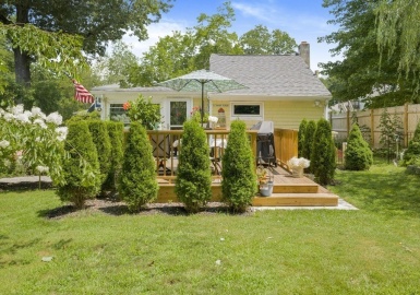17 Wampum, Norton, Massachusetts 02766, 2 Bedrooms Bedrooms, 4 Rooms Rooms,1 BathroomBathrooms,Residential,For Sale,Wampum,73142277