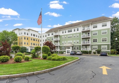 248 Main St, Hudson, Massachusetts 01749, 2 Bedrooms Bedrooms, 4 Rooms Rooms,2 BathroomsBathrooms,Residential,For Sale,The Esplanade,Main St,73149660