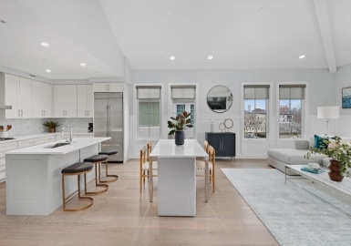 945-947 E Broadway, Boston, Massachusetts 02127, 3 Bedrooms Bedrooms, 5 Rooms Rooms,3.5 BathroomsBathrooms,Residential,For Sale,E Broadway,73095718