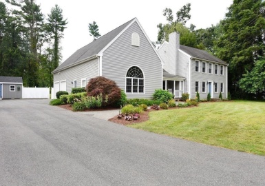 169 Mountain Ave, Pembroke, Massachusetts 02359, 4 Bedrooms Bedrooms, 11 Rooms Rooms,2.5 BathroomsBathrooms,Residential,For Sale,Mountain Ave,73141450