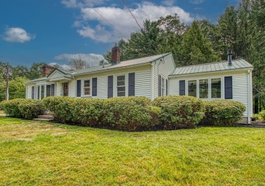 162 Hodges Street, Taunton, Massachusetts 02780, 3 Bedrooms Bedrooms, 7 Rooms Rooms,1 BathroomBathrooms,Residential,For Sale,Hodges Street,73153695