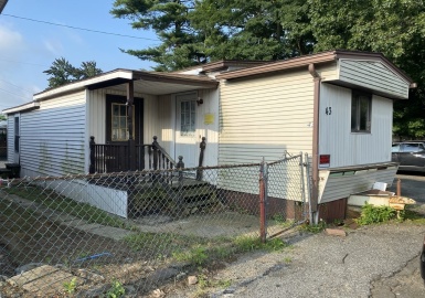 1246 Granby Rd, Chicopee, Massachusetts 01020, 2 Bedrooms Bedrooms, 4 Rooms Rooms,1 BathroomBathrooms,Residential,For Sale,Granby Rd,73140204