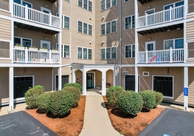 8 Walnut St, Peabody, Massachusetts 01960, 2 Bedrooms Bedrooms, 5 Rooms Rooms,2 BathroomsBathrooms,Residential,For Sale,Walnut Place Condominium,Walnut St,73156984