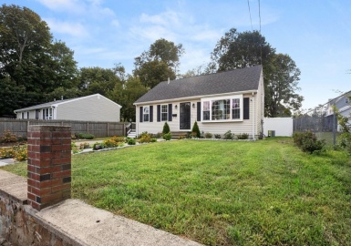 58 Emmet St, Brockton, Massachusetts 02302, 3 Bedrooms Bedrooms, 6 Rooms Rooms,2 BathroomsBathrooms,Residential,For Sale,Emmet St,73164673