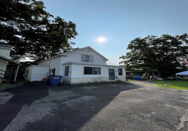 136 River St, Hudson, Massachusetts 01749, 2 Bedrooms Bedrooms, 6 Rooms Rooms,1 BathroomBathrooms,Residential,For Sale,River St,73137630