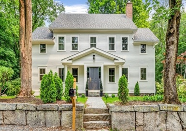 75 Oak Street, Reading, Massachusetts 01867, 4 Bedrooms Bedrooms, 14 Rooms Rooms,2.5 BathroomsBathrooms,Residential,For Sale,Oak Street,73127623