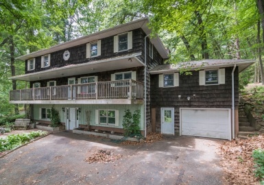558 Southwick Street, Agawam, Massachusetts 01030, 6 Bedrooms Bedrooms, 12 Rooms Rooms,3.5 BathroomsBathrooms,Residential,For Sale,Southwick Street,73130619
