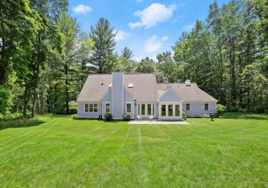 14 Pickman Drive, Bedford, Massachusetts 01730, 3 Bedrooms Bedrooms, 7 Rooms Rooms,3 BathroomsBathrooms,Residential,For Sale,Pickman Drive,73133236
