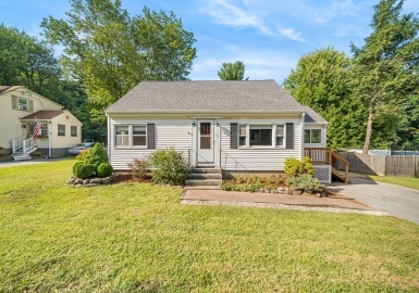 33 Chelmsford Rd, Billerica, Massachusetts 01862, 3 Bedrooms Bedrooms, 8 Rooms Rooms,1 BathroomBathrooms,Residential,For Sale,Chelmsford Rd,73156570