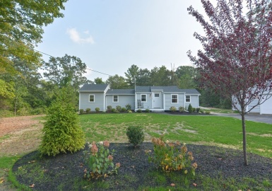1275 West St, Wrentham, Massachusetts 02093, 3 Bedrooms Bedrooms, 5 Rooms Rooms,1 BathroomBathrooms,Residential,For Sale,West St,73156619