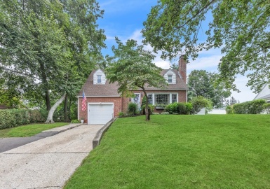 143 Lyman St, South Hadley, Massachusetts 01075, 3 Bedrooms Bedrooms, 7 Rooms Rooms,2 BathroomsBathrooms,Residential,For Sale,Lyman St,73150594