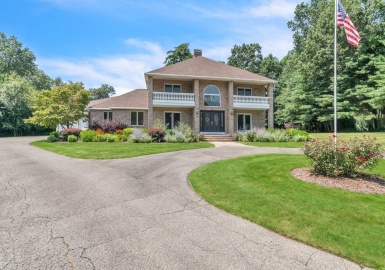 48 Wellington Drive, East Longmeadow, Massachusetts 01028, 4 Bedrooms Bedrooms, 9 Rooms Rooms,3.5 BathroomsBathrooms,Residential,For Sale,Wellington Drive,73141681