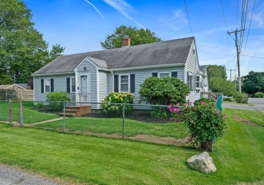 207 Webster Avenue, Marshfield, Massachusetts 02050, 2 Bedrooms Bedrooms, 5 Rooms Rooms,1 BathroomBathrooms,Residential,For Sale,Webster Avenue,73153605
