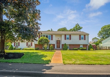 222 Cain Avenue, Braintree, Massachusetts 02184, 6 Bedrooms Bedrooms, 9 Rooms Rooms,2 BathroomsBathrooms,Residential,For Sale,Cain Avenue,73140679