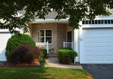 21 Raymond Court, Georgetown, Massachusetts 01833, 2 Bedrooms Bedrooms, 7 Rooms Rooms,2.5 BathroomsBathrooms,Residential,For Sale,Villages At Raymond's Creek Condominium,Raymond Court,73138657