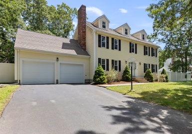 2 Lewis Rd, Mansfield, Massachusetts 02048, 4 Bedrooms Bedrooms, 9 Rooms Rooms,3 BathroomsBathrooms,Residential,For Sale,Lewis Rd,73143754