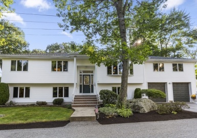 20 Bonair Ave, Wakefield, Massachusetts 01880, 5 Bedrooms Bedrooms, 10 Rooms Rooms,3 BathroomsBathrooms,Residential,For Sale,Bonair Ave,73145410