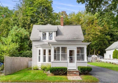 13 Nichols Street, Merrimac, Massachusetts 01860, 3 Bedrooms Bedrooms, 6 Rooms Rooms,1.5 BathroomsBathrooms,Residential,For Sale,Nichols Street,73168642