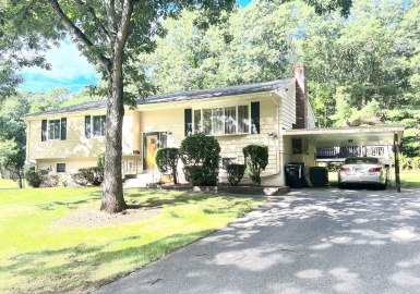 7 Johnson Rd, Sharon, Massachusetts 02067, 3 Bedrooms Bedrooms, 9 Rooms Rooms,1.5 BathroomsBathrooms,Residential,For Sale,Johnson Rd,73144351