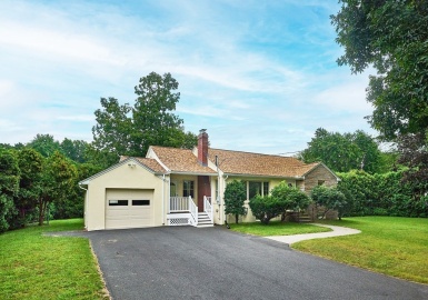 106 Lovefield St., Easthampton, Massachusetts 01027, 2 Bedrooms Bedrooms, 5 Rooms Rooms,2 BathroomsBathrooms,Residential,For Sale,Lovefield St.,73153217