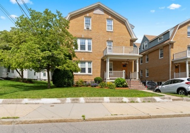 81 Nichols St, Norwood, Massachusetts 02062, 2 Bedrooms Bedrooms, 5 Rooms Rooms,1 BathroomBathrooms,Residential,For Sale,Vernon Heights,Nichols St,73134193