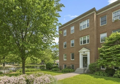36 Browne St, Brookline, Massachusetts 02446, 1 Bedroom Bedrooms, 5 Rooms Rooms,1 BathroomBathrooms,Residential,For Sale,Carleton Arms Condominium,Browne St,73156411