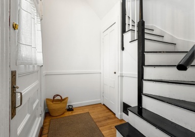 2 Washington St, Marblehead, Massachusetts 01945, 4 Bedrooms Bedrooms, 10 Rooms Rooms,2 BathroomsBathrooms,Residential,For Sale,Washington St,73156563
