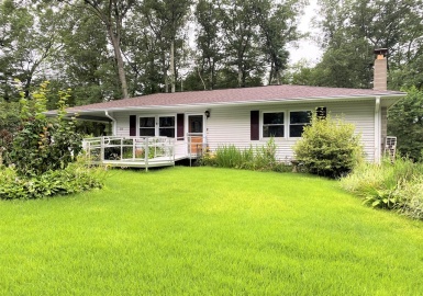 75 Laurel Street, Greenfield, Massachusetts 01301, 2 Bedrooms Bedrooms, 4 Rooms Rooms,2 BathroomsBathrooms,Residential,For Sale,Laurel Street,73145343
