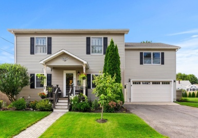 33 Fort Ave, Salem, Massachusetts 01970, 4 Bedrooms Bedrooms, 11 Rooms Rooms,2 BathroomsBathrooms,Residential,For Sale,Fort Ave,73148967