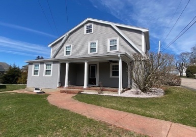 4 Cunniff Ave, Milford, Massachusetts 01757, 3 Bedrooms Bedrooms, 8 Rooms Rooms,1.5 BathroomsBathrooms,Residential Lease,For Rent,Cunniff Ave,73203111