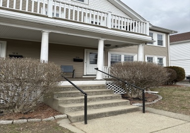96 Cypress St, Watertown, Massachusetts 02472, 2 Bedrooms Bedrooms, 6 Rooms Rooms,1 BathroomBathrooms,Residential Lease,For Rent,Cypress St,73210987